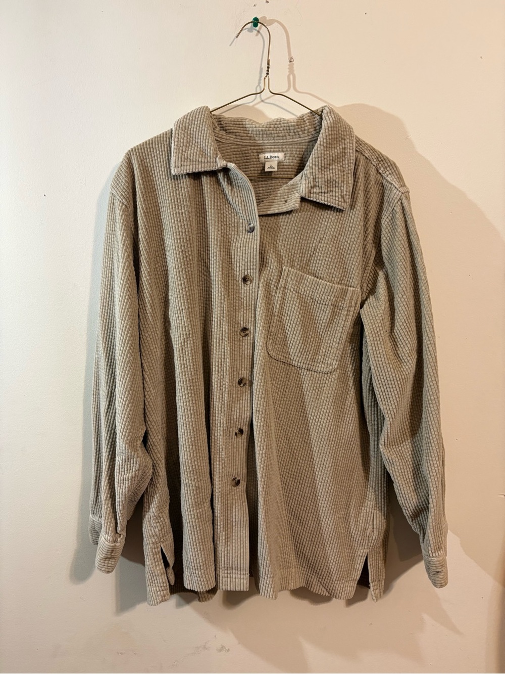 L.L.Bean corduroy shirt women’s large beige color chest pocket Button-Up Shacket
